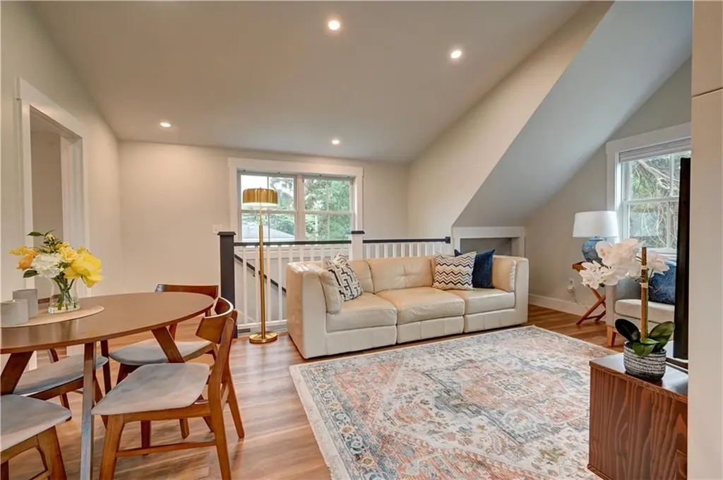 5 Key Court Newport RI 02840-4217