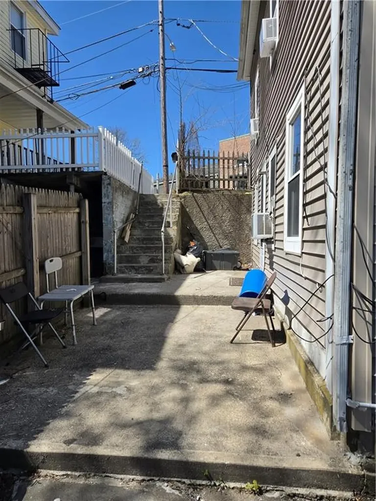 187 Boyden Street Woonsocket RI 02895