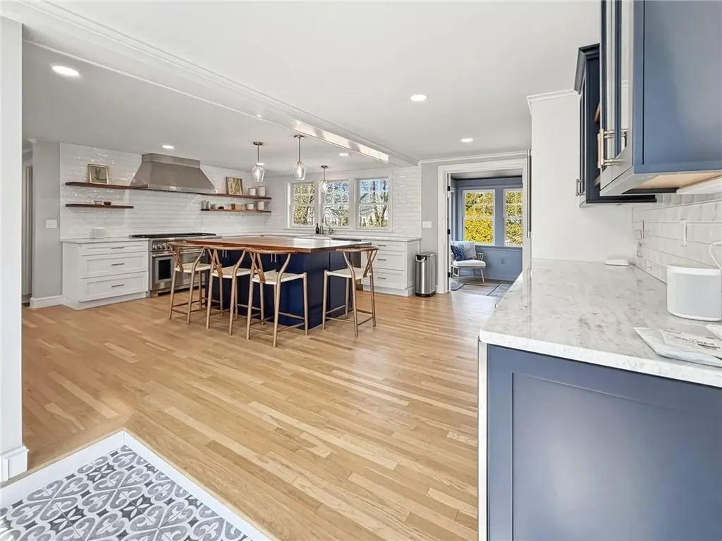 51 Hawthorne Avenue Barrington RI 02806
