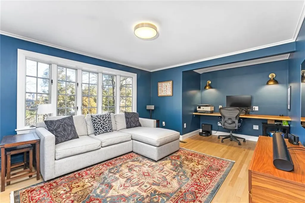 51 Hawthorne Avenue Barrington RI 02806