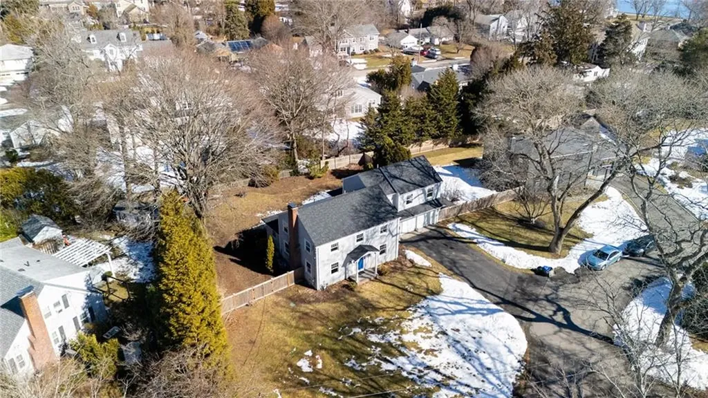 51 Hawthorne Avenue Barrington RI 02806