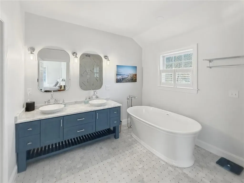 51 Hawthorne Avenue Barrington RI 02806