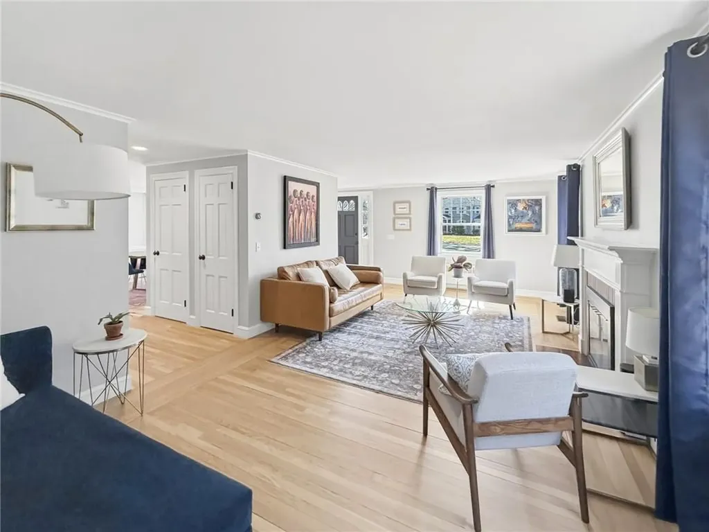 51 Hawthorne Avenue Barrington RI 02806