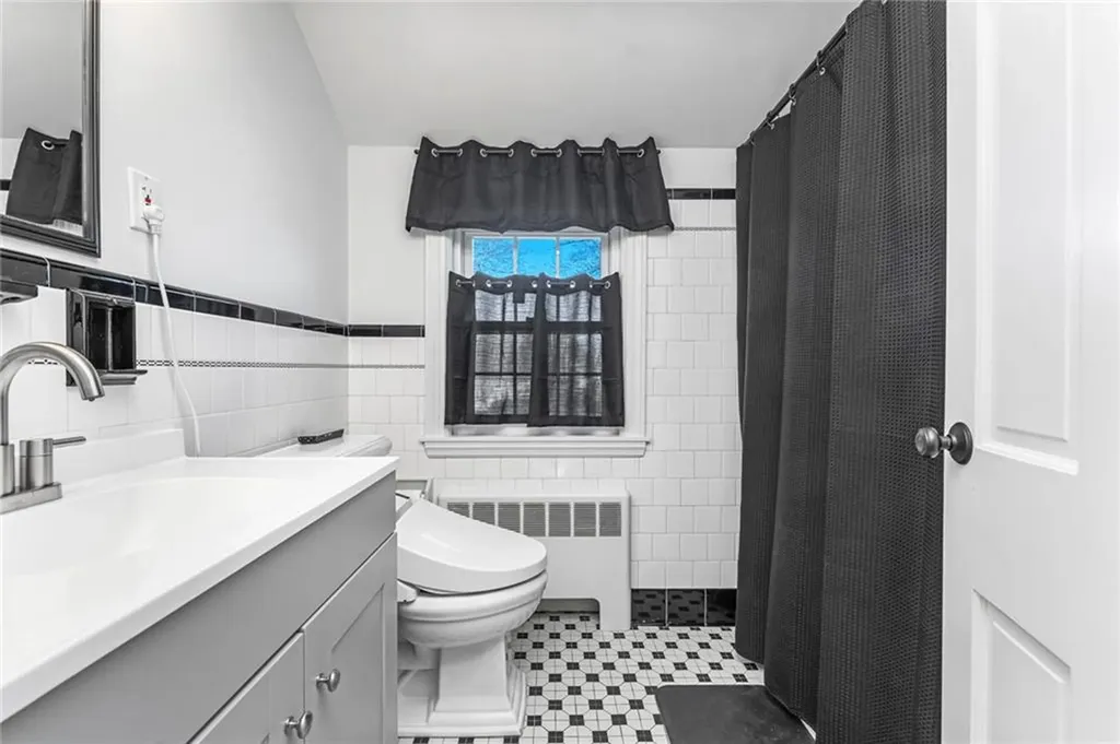 51 Hawthorne Avenue Barrington RI 02806