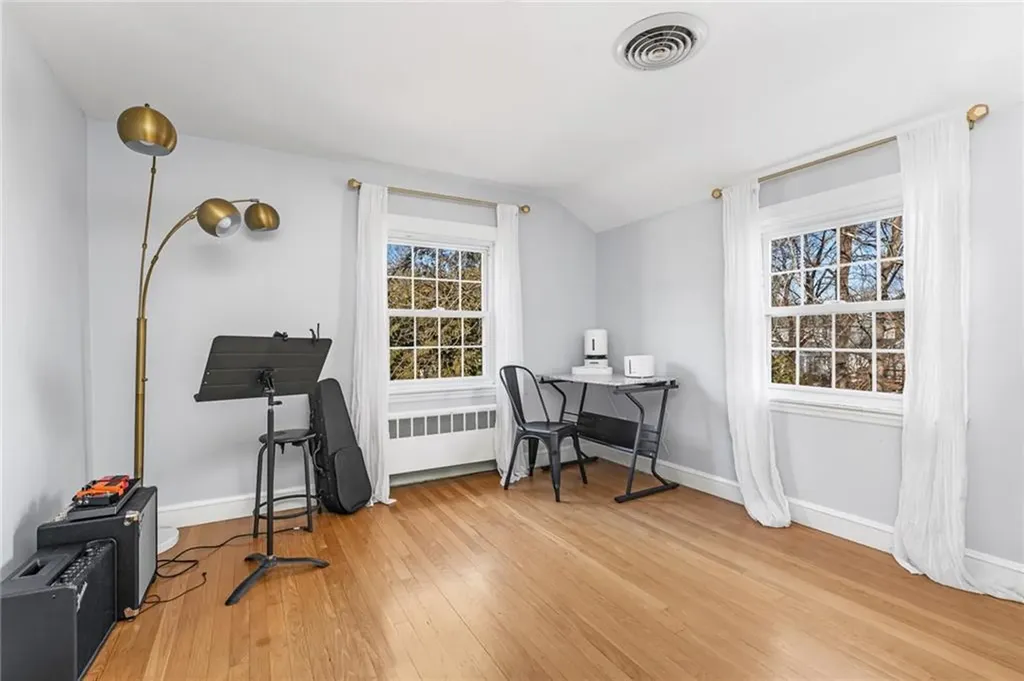 51 Hawthorne Avenue Barrington RI 02806