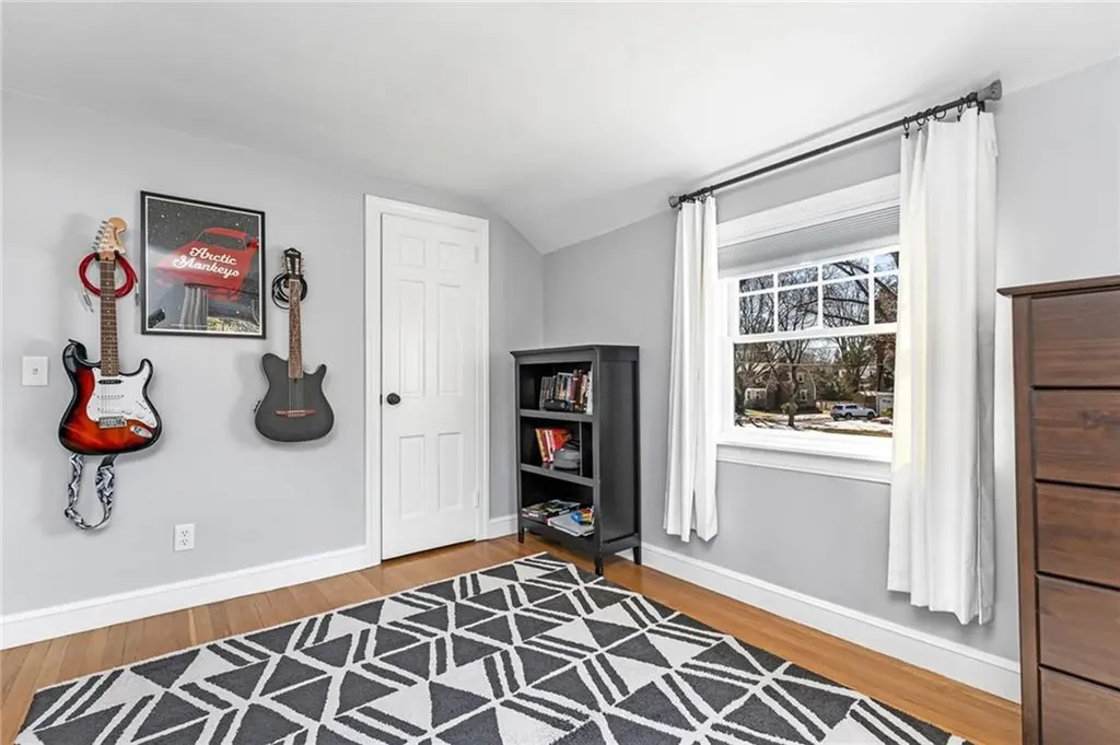 51 Hawthorne Avenue Barrington RI 02806