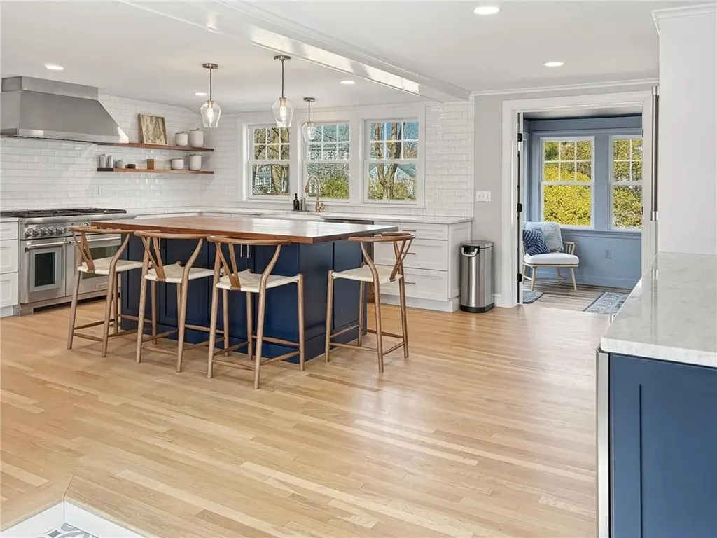51 Hawthorne Avenue Barrington RI 02806