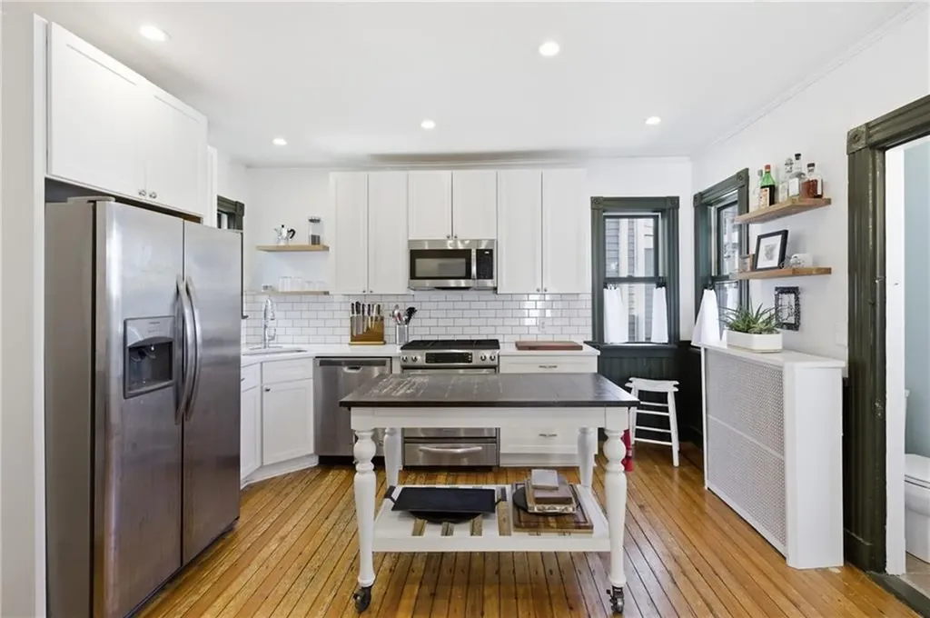 5 Meikle Avenue Newport RI 02840