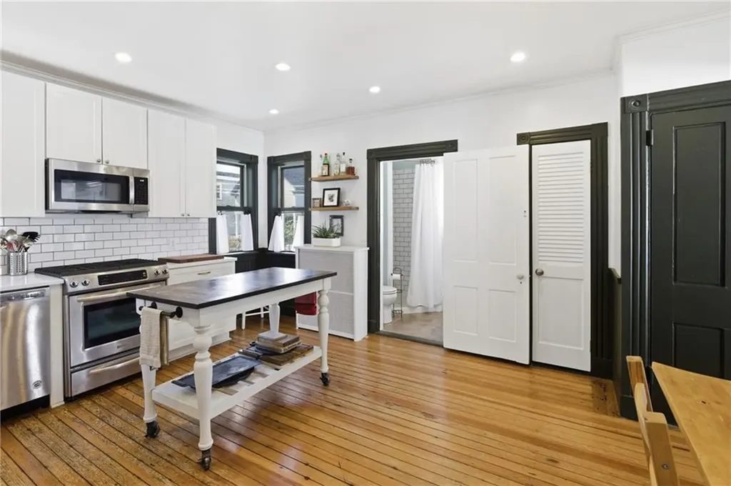 5 Meikle Avenue Newport RI 02840