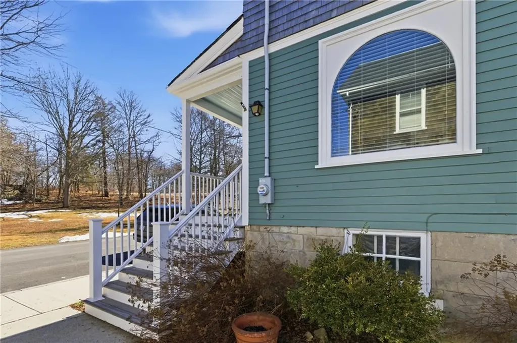 5 Meikle Avenue Newport RI 02840