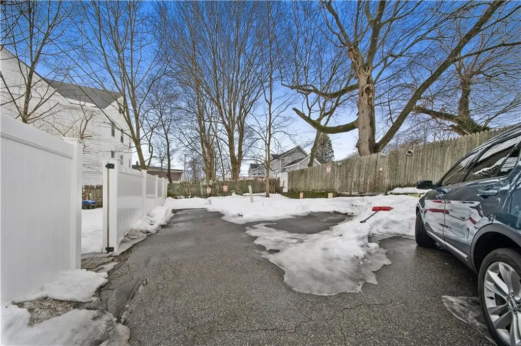 994 Douglas Avenue Providence RI 02904