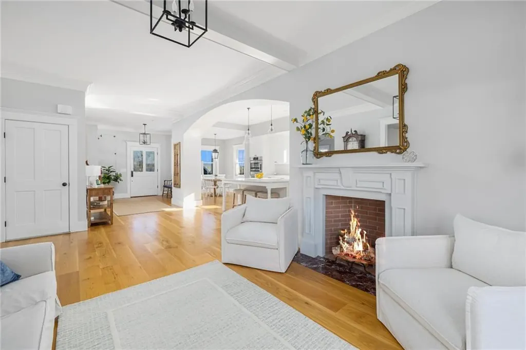 131 Eustis Avenue Newport RI 02840
