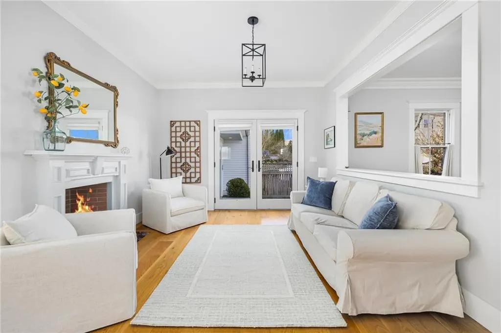 131 Eustis Avenue Newport RI 02840