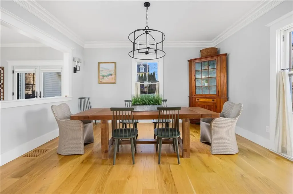 131 Eustis Avenue Newport RI 02840