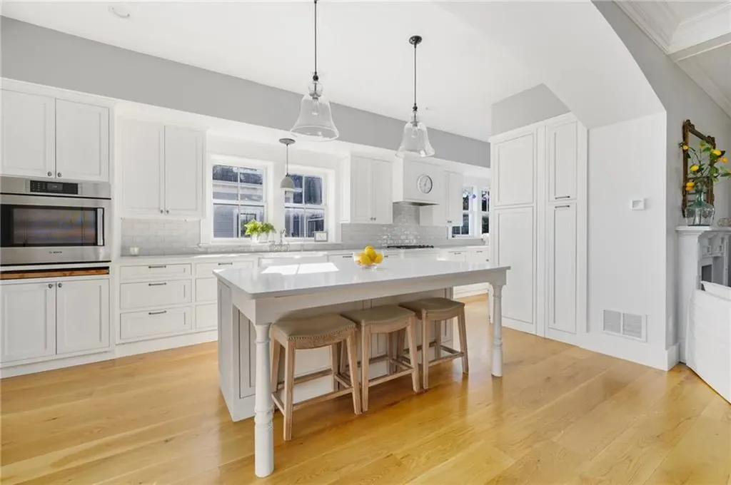 131 Eustis Avenue Newport RI 02840