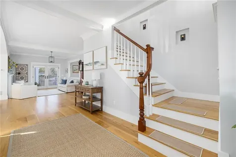 131 Eustis Avenue Newport RI 02840