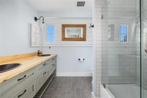 131 Eustis Avenue Newport RI 02840