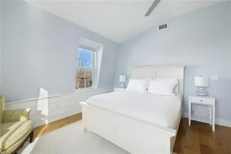 131 Eustis Avenue Newport RI 02840