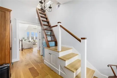 131 Eustis Avenue Newport RI 02840
