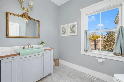 131 Eustis Avenue Newport RI 02840
