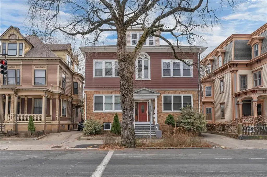 236 Broadway Street Providence RI 02903