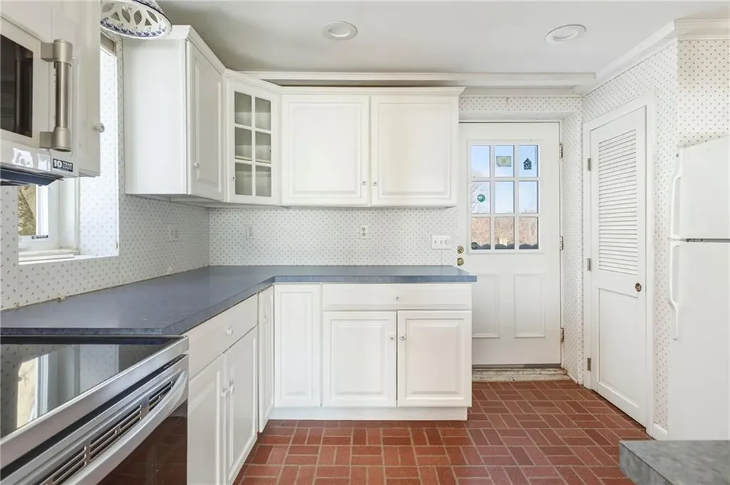7 Conch Road Narragansett RI 02882