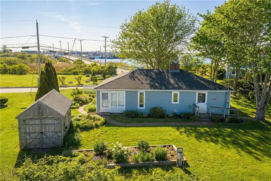 7 Conch Road Narragansett RI 02882
