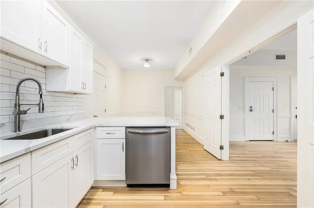 54 Sutton Street Providence RI 02903