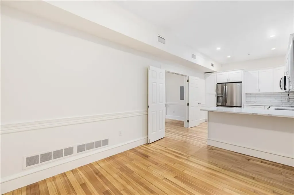54 Sutton Street Providence RI 02903