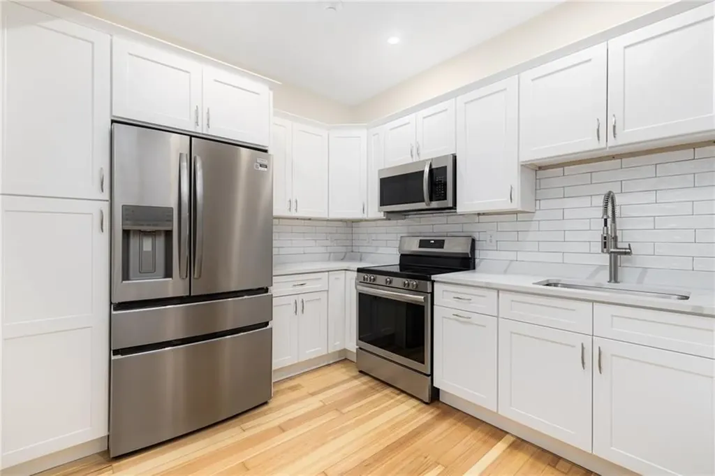 54 Sutton Street Providence RI 02903