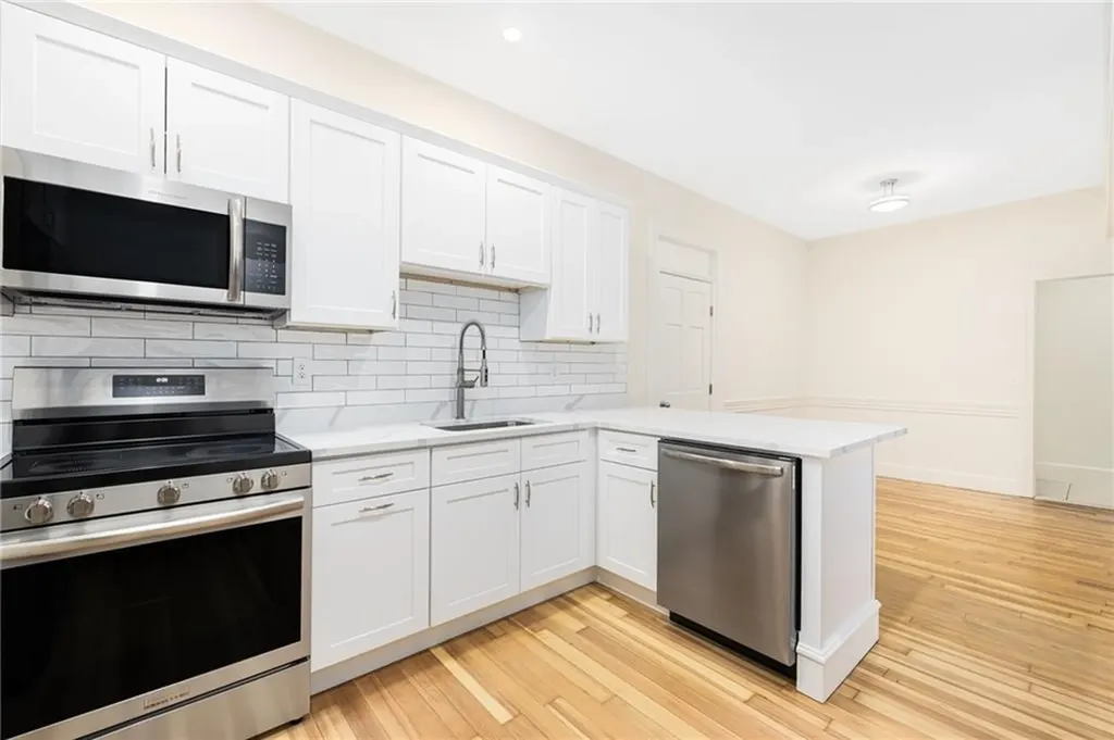 54 Sutton Street Providence RI 02903