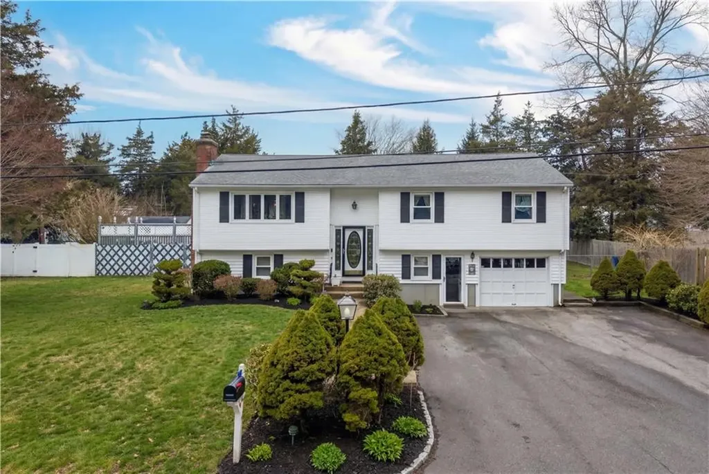 21 Hampton Avenue Warwick RI 02889