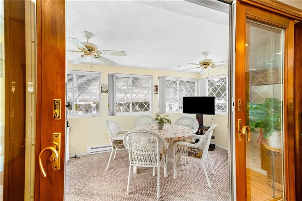 21 Hampton Avenue Warwick RI 02889