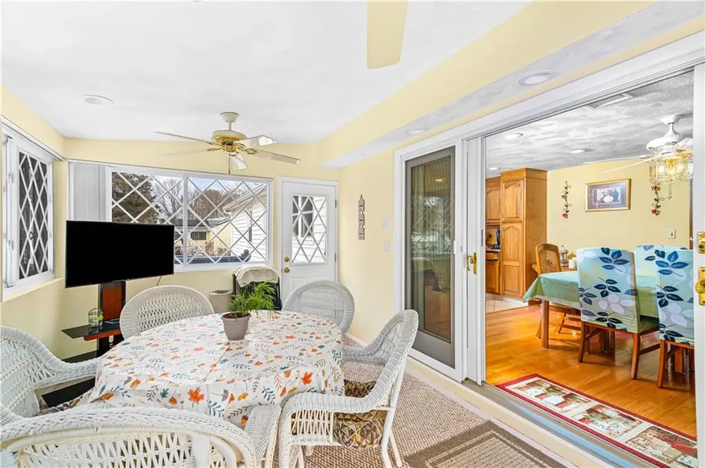 21 Hampton Avenue Warwick RI 02889