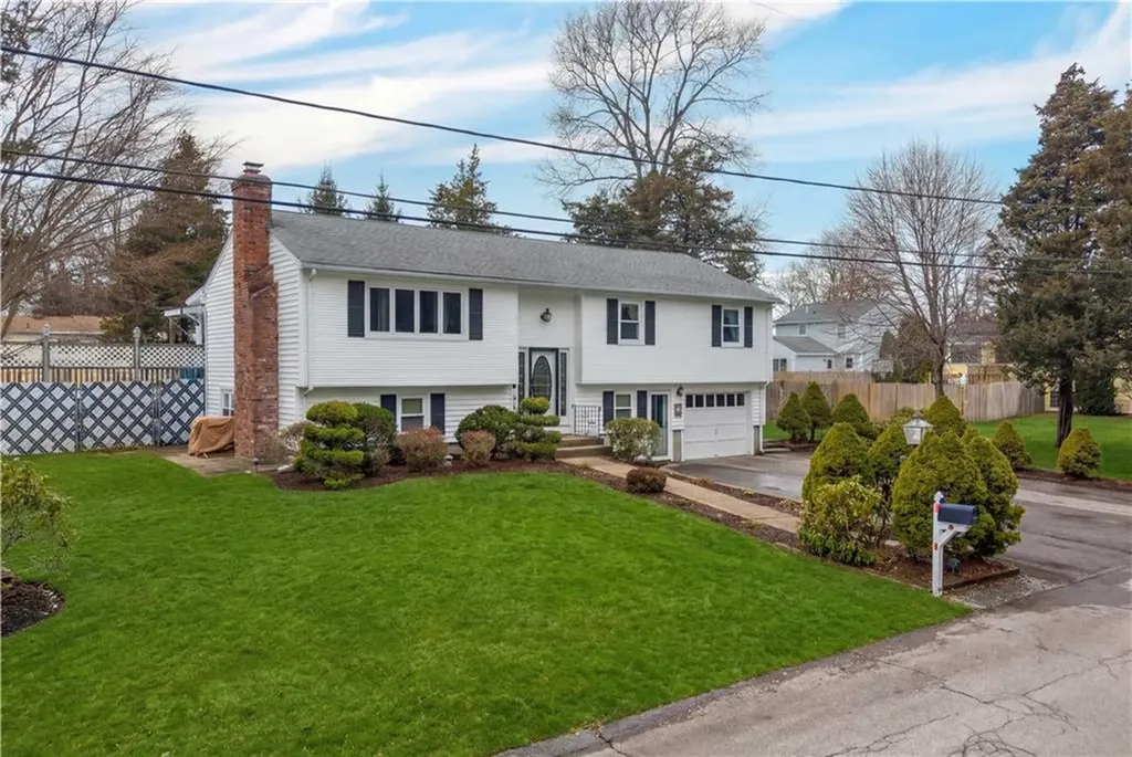 21 Hampton Avenue Warwick RI 02889