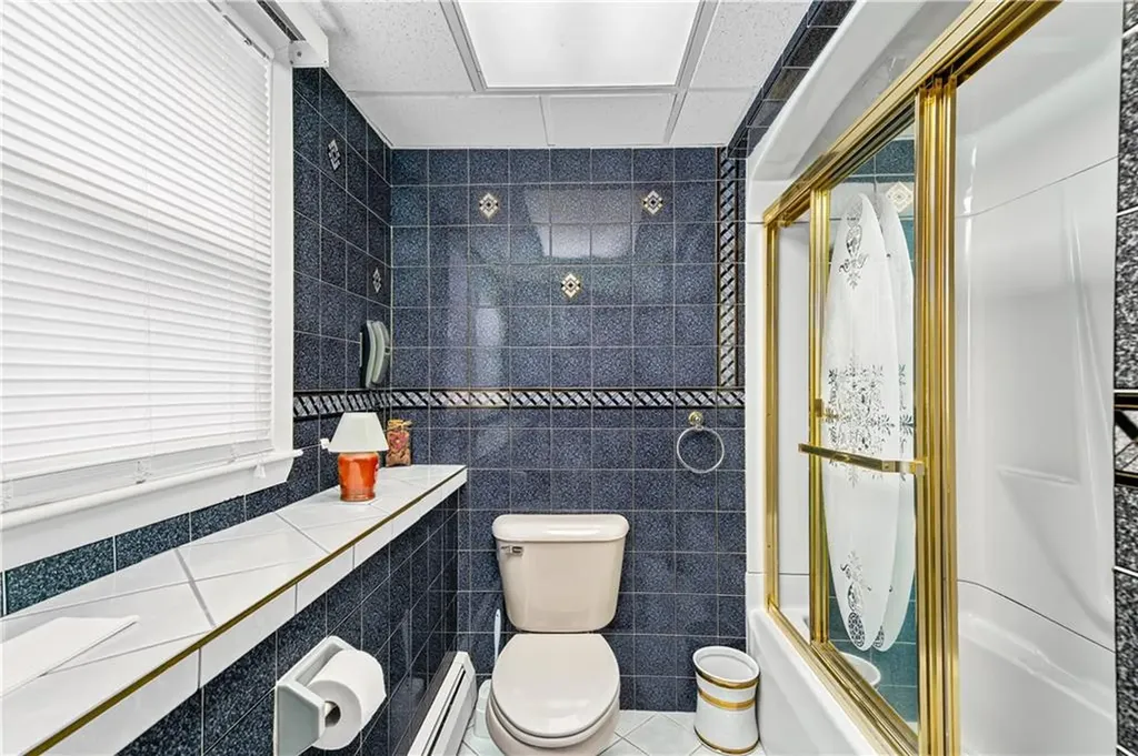 21 Hampton Avenue Warwick RI 02889