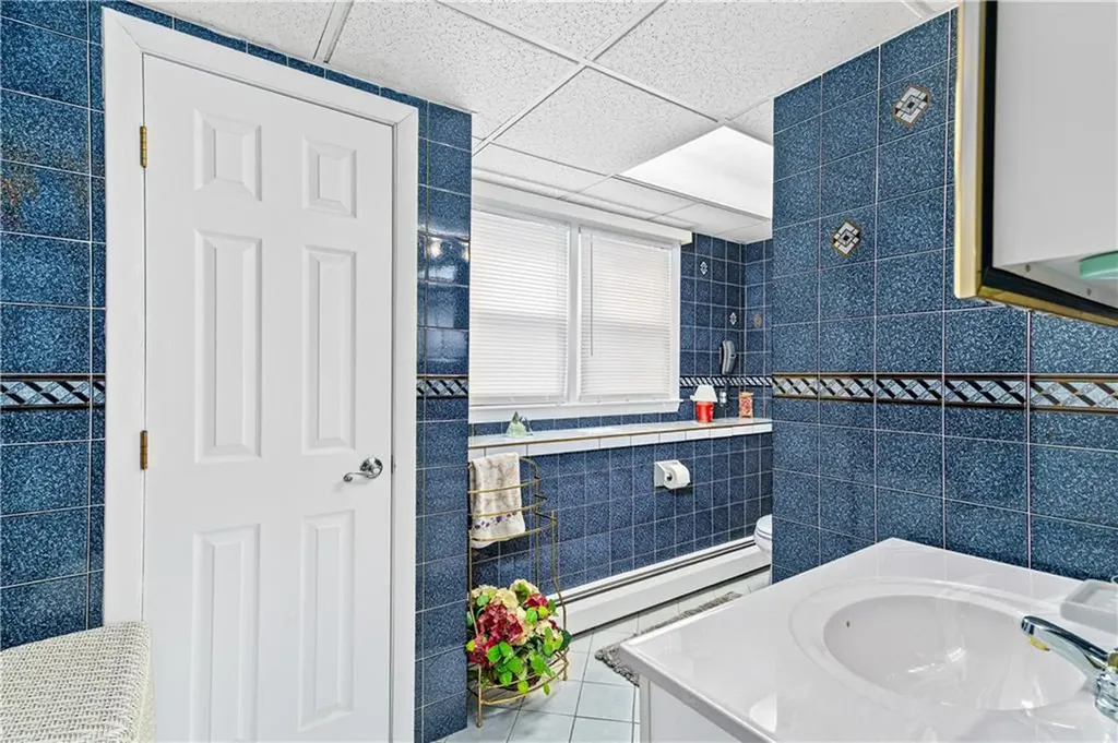 21 Hampton Avenue Warwick RI 02889