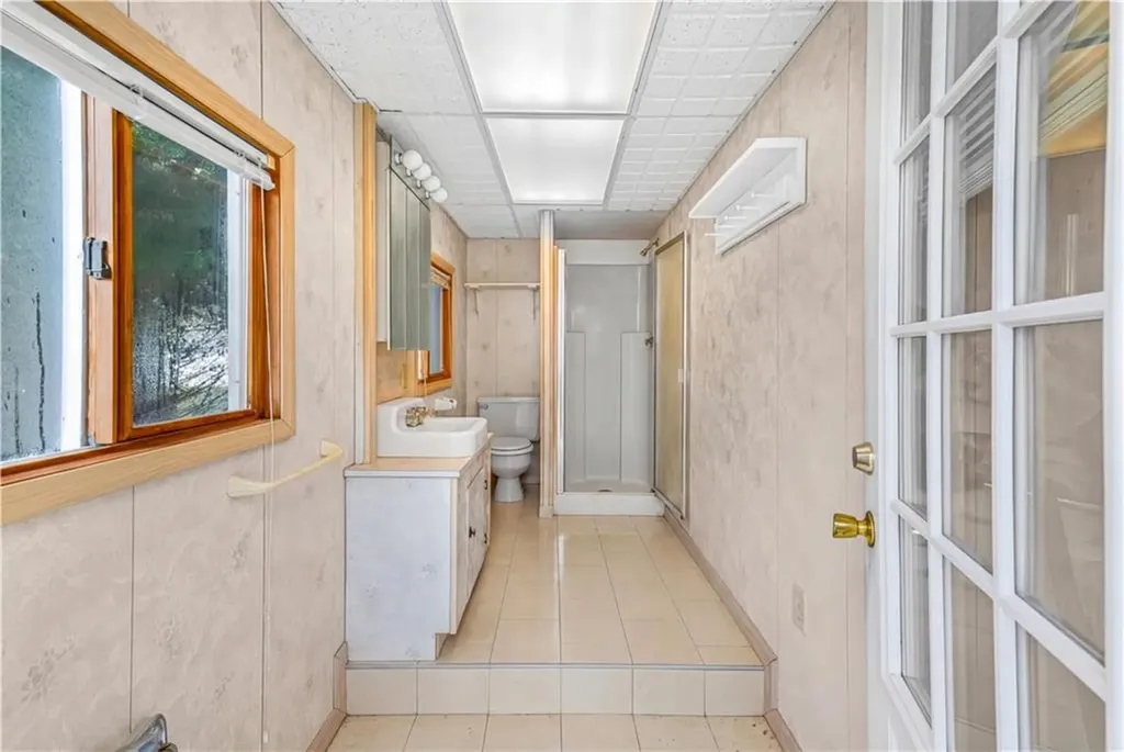 21 Hampton Avenue Warwick RI 02889