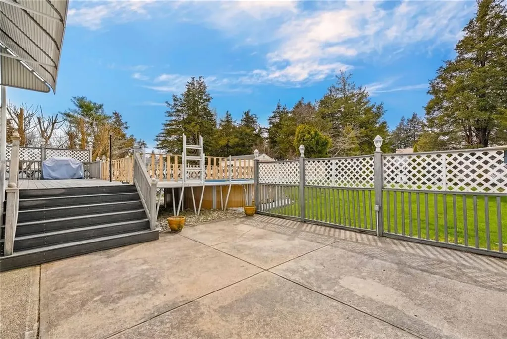 21 Hampton Avenue Warwick RI 02889