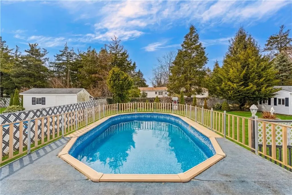 21 Hampton Avenue Warwick RI 02889