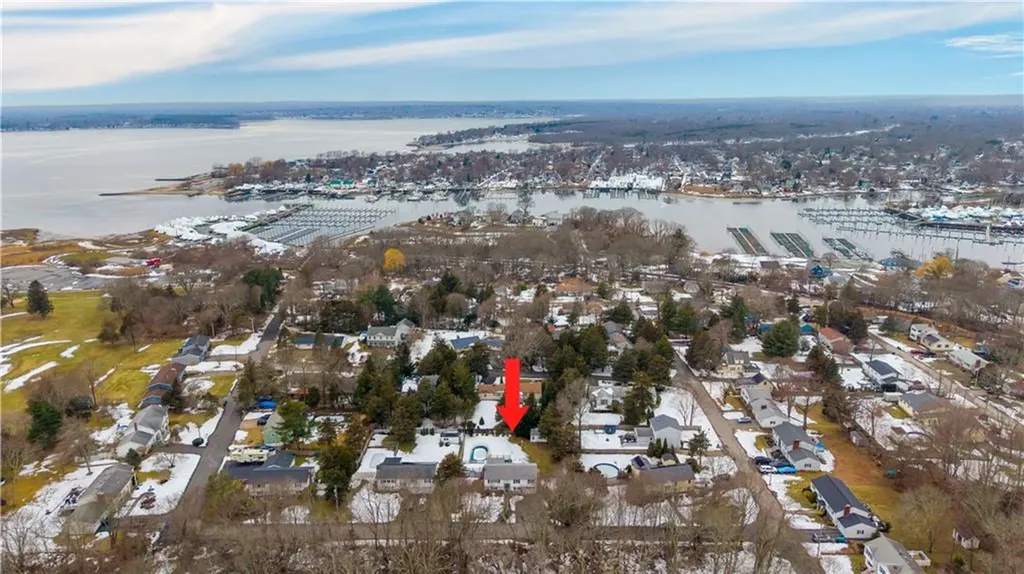 21 Hampton Avenue Warwick RI 02889