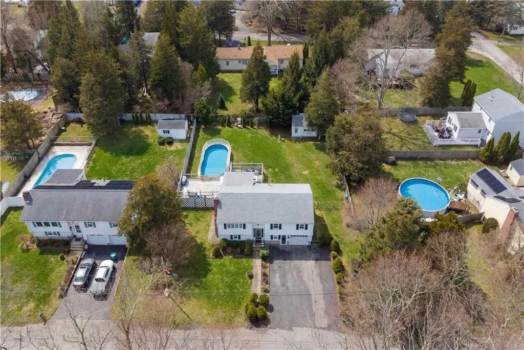 21 Hampton Avenue Warwick RI 02889