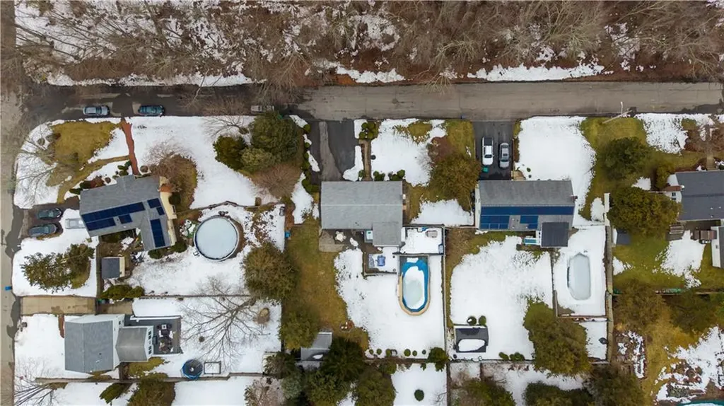 21 Hampton Avenue Warwick RI 02889