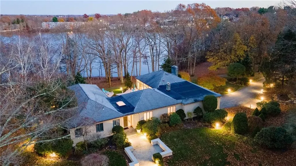 15 Noto Drive North Providence RI 02904