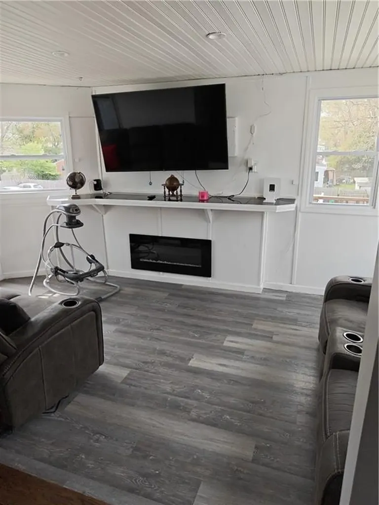38 Rowe Avenue Warwick RI 02889