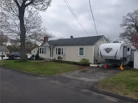 38 Rowe Avenue Warwick RI 02889