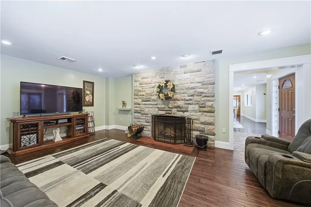 6 New Clark Road Cumberland RI 02864