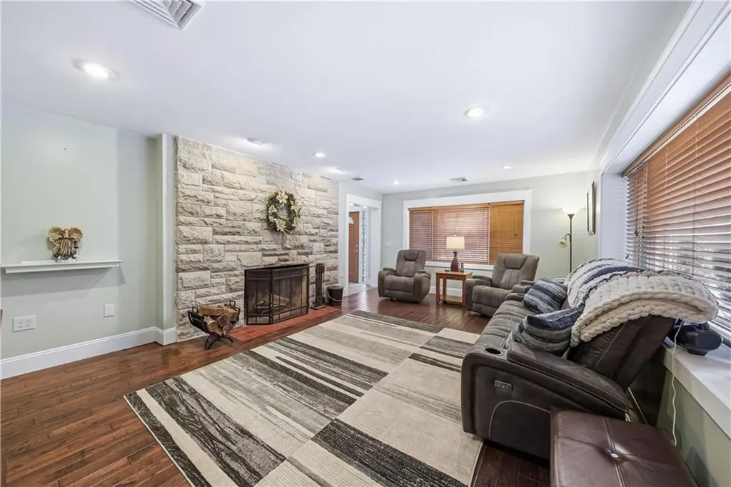 6 New Clark Road Cumberland RI 02864
