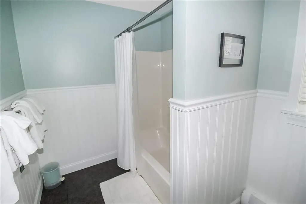 641 Middle Road Portsmouth RI 02871
