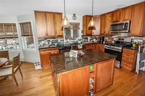 641 Middle Road Portsmouth RI 02871